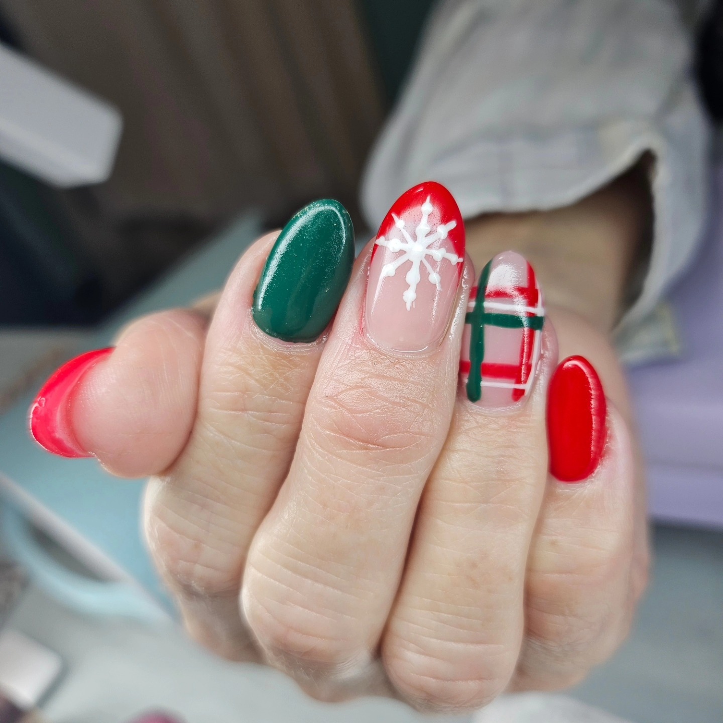 Red and green Christmas plaid nails